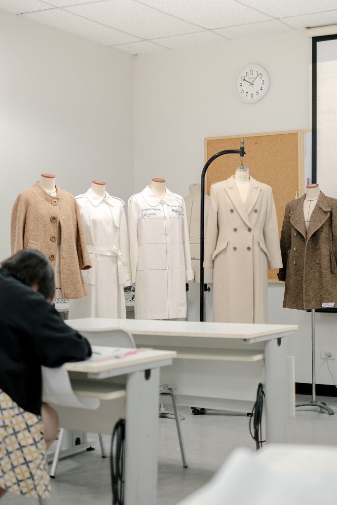 coat & overcoat เสื้อโค้ท โค้ท masterpattern pattern แพทเทิร์น แพทเทิร์นแม่แบบ แม่แบบแพทเทิร์น แพทเทิร์นบุนกะ pattenbunka BunkaFashionSchool Bunka บุนกะ เรียนแฟชั่น แฟชั่น 