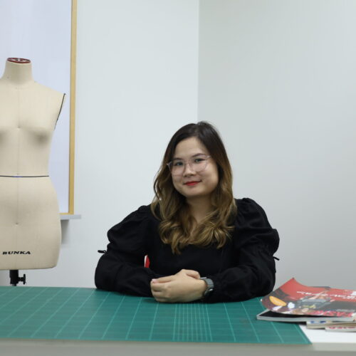 BunkaStudentVoice BunkaMarket BunkaPopupmarket อยากเป็นดีไซเนอร์ FashionDesigner ดีไซเนอร์มือใหม่ ฝันอยากเป็นดีไซเนอร์ fashionstudent brandowner เริ่มต้นธุรกิจแฟชั่น แฟชั่นสตาร์ทอัพ ออกแบบเสื้อผ้าเอง fashionbusiness buildyourbrand fashioninspiration สไตล์ของฉัน แฟชั่นไทย ไทยดีไซน์เนอร์ thaidesigner krosuthouse