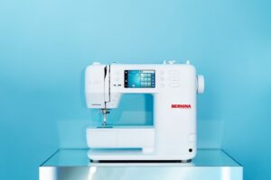 BERNINA รุ่น 325