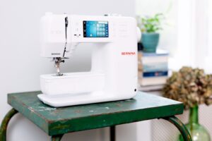 BERNINA รุ่น 325